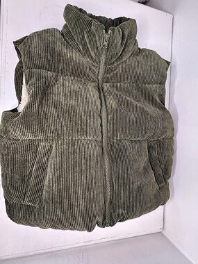 Cisono Corduroy Sherpa Lined Vest in Olive Size Medium